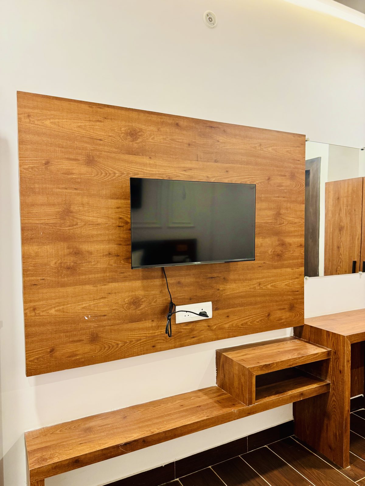Hotel Ellora Inn amenities photo 2