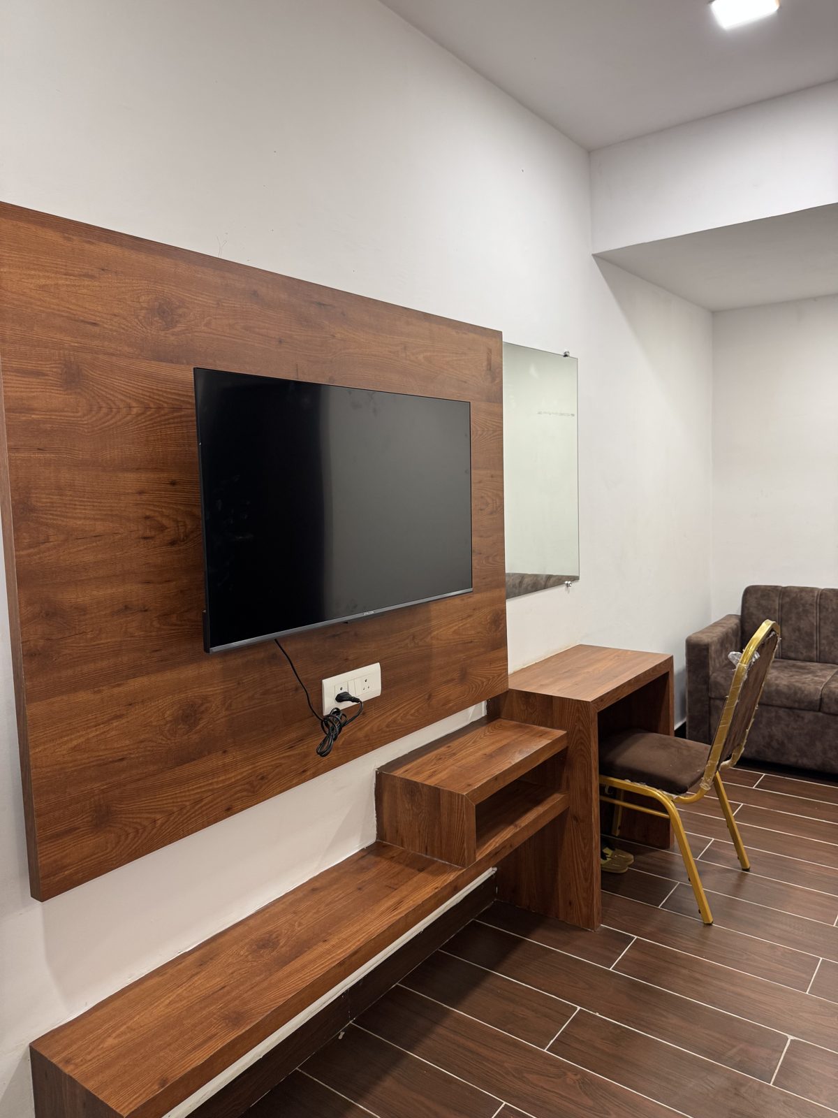 Hotel Ellora Inn amenities photo 3