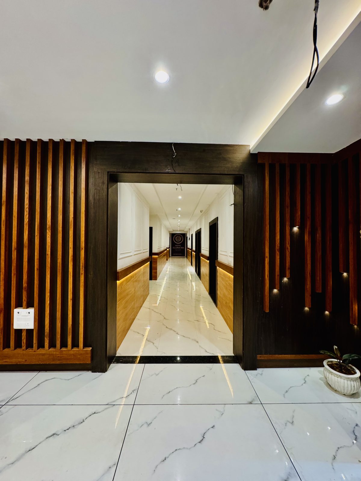 Hotel Ellora Inn interiors photo 9