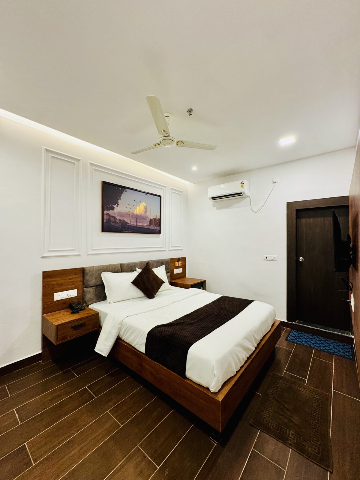 Standard Room at Hotel Ellora Inn, Sultanpur